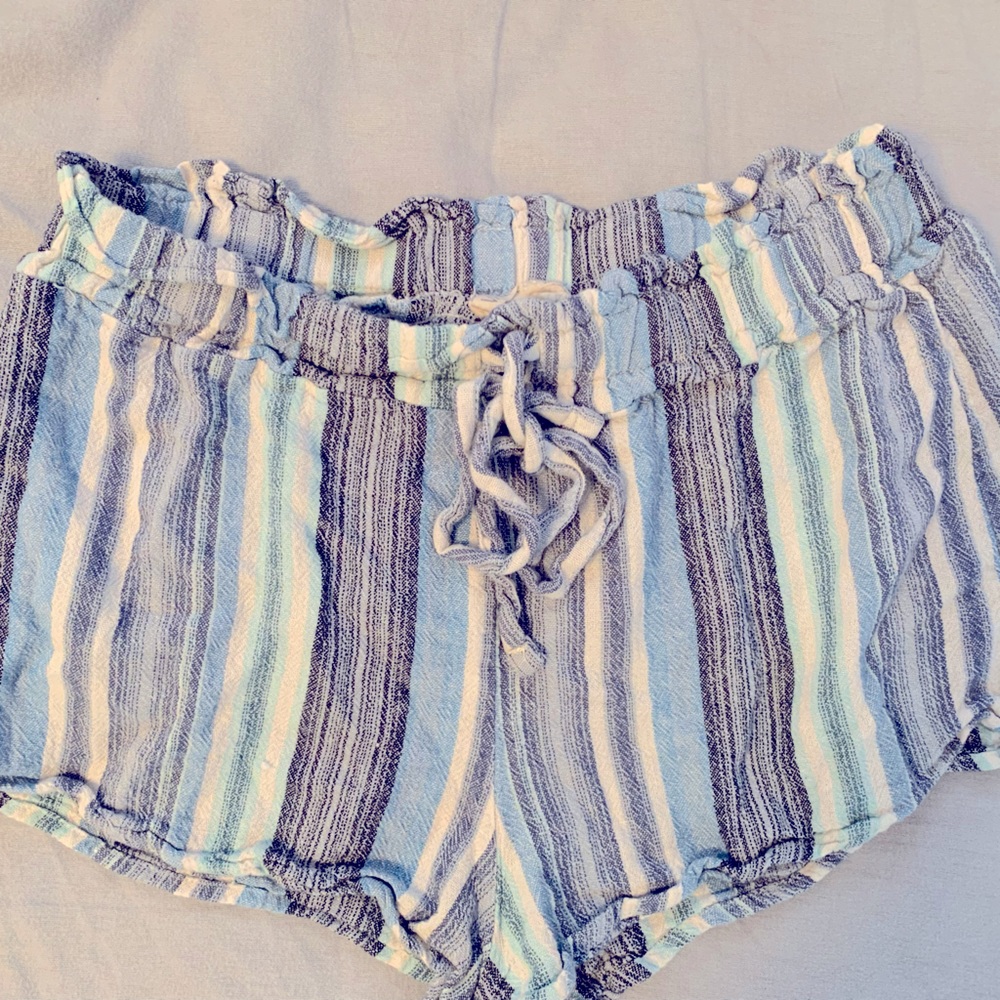 VanillaStar flowey shorts. Size medium.